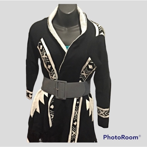 Cals Sweaters - AZTEC Print Cardigan Shawl Wrap